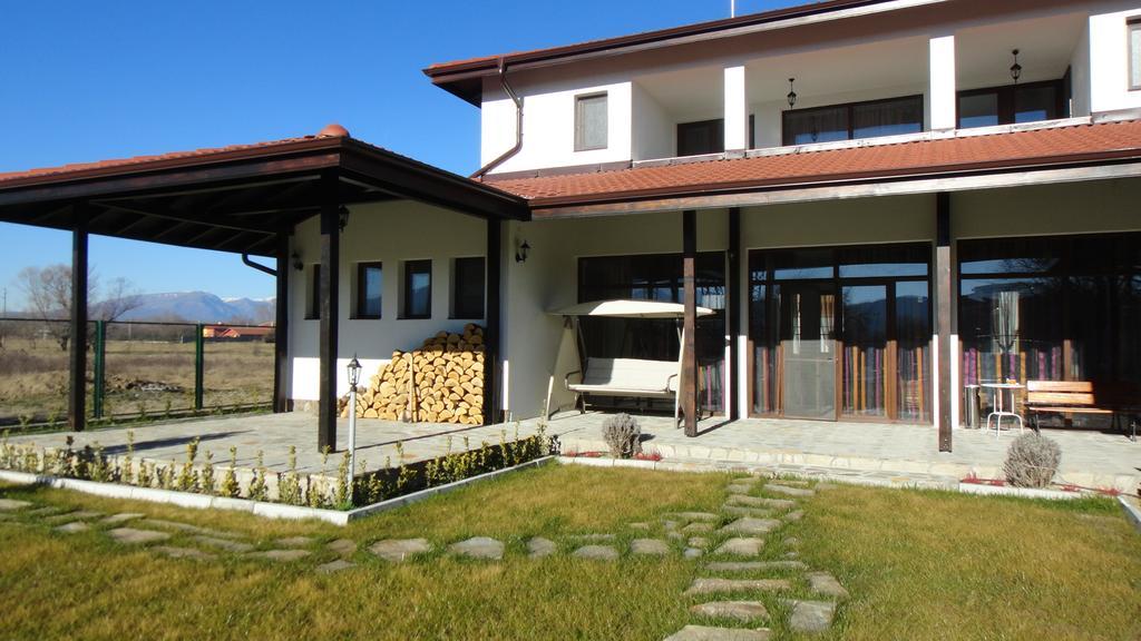 Guest House Hasiendata Pavel Banya Exterior foto